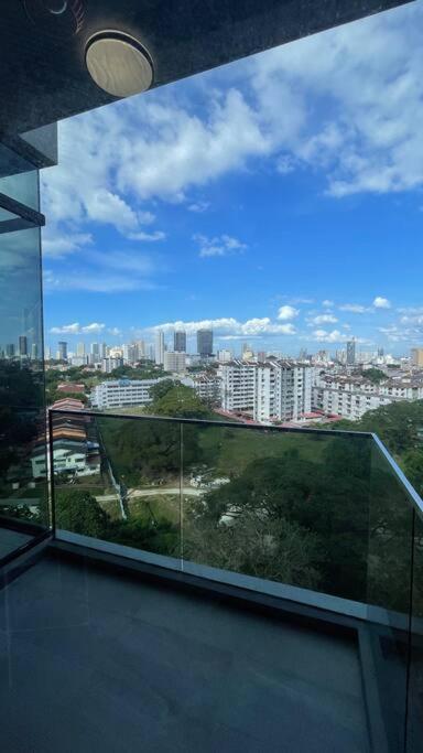 Beacon Suites With Infinity Pool At Georgetown By Wl Экстерьер фото